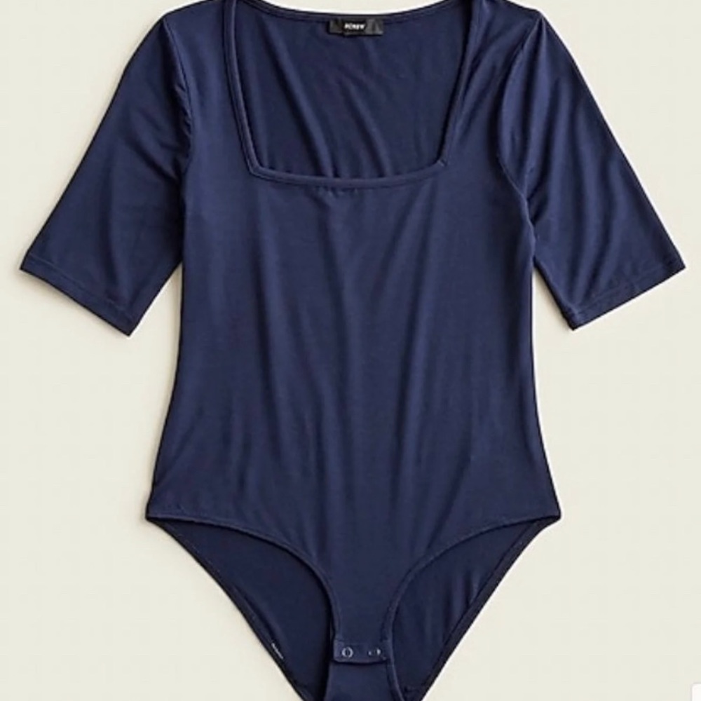 NWT J Crew Square Neck Bodysuit Medium
Solid Navy *last 4 pics to show a similar